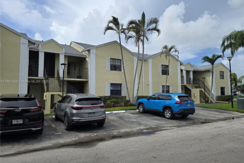 Condo in Homestead, Florida, 2 bedrooms  № 1944123 - photo 1