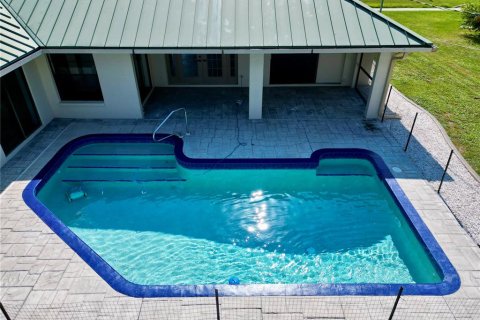 House in Port Charlotte, Florida 3 bedrooms, 188.59 sq.m. № 1525119 - photo 25