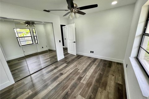 House in Port Charlotte, Florida 3 bedrooms, 188.59 sq.m. № 1525119 - photo 15