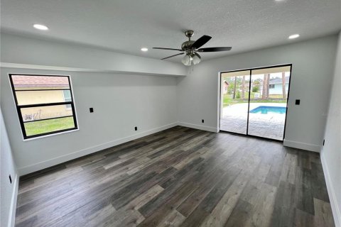 House in Port Charlotte, Florida 3 bedrooms, 188.59 sq.m. № 1525119 - photo 10