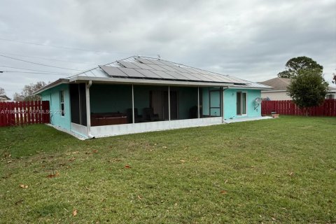 House in Port St. Lucie, Florida 3 bedrooms, 145.11 sq.m. № 2047330 - photo 19