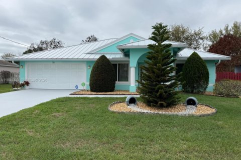 House in Port St. Lucie, Florida 3 bedrooms, 145.11 sq.m. № 2047330