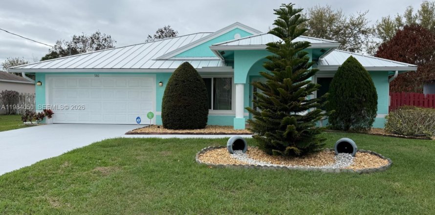 House in Port St. Lucie, Florida 3 bedrooms, 145.11 sq.m. № 2047330