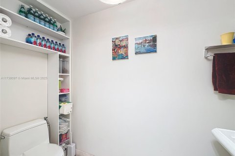 Condominio en venta en Miami, Florida, 1 dormitorio, 98.48 m2 № 1796452 - foto 22
