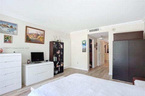Condominio en venta en Miami, Florida, 1 dormitorio, 98.48 m2 № 1796452 - foto 16