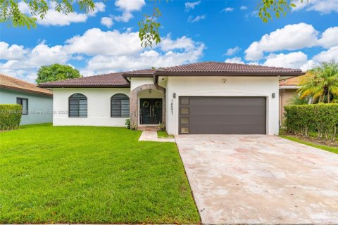 Villa ou maison à vendre à Miami, Floride: 3 chambres, 141.58 m2 № 1941293 - photo 3