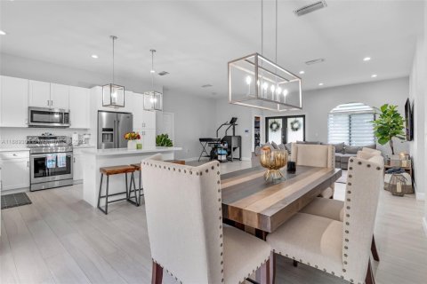 Villa ou maison à vendre à Miami, Floride: 3 chambres, 141.58 m2 № 1941293 - photo 14