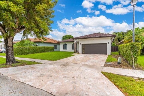Villa ou maison à vendre à Miami, Floride: 3 chambres, 141.58 m2 № 1941293 - photo 4