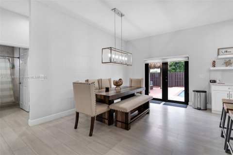 Casa en venta en Miami, Florida, 3 dormitorios, 141.58 m2 № 1941293 - foto 9