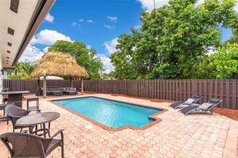 Villa ou maison à vendre à Miami, Floride: 3 chambres, 141.58 m2 № 1941293 - photo 27