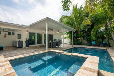 House in Wilton Manors, Florida 3 bedrooms, 133.78 sq.m. № 2352119 - photo 20