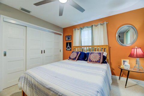 House in Wilton Manors, Florida 3 bedrooms, 133.78 sq.m. № 2352119 - photo 17