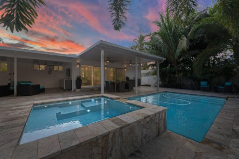 House in Wilton Manors, Florida 3 bedrooms, 133.78 sq.m. № 2352119 - photo 18