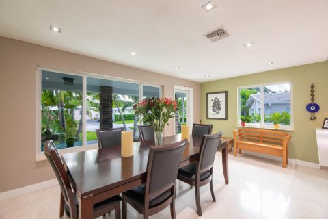 House in Wilton Manors, Florida 3 bedrooms, 133.78 sq.m. № 2352119 - photo 3