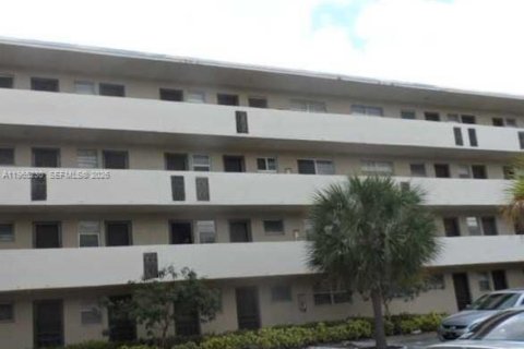 Condo in Miami, Florida, 1 bedroom  № 2081184