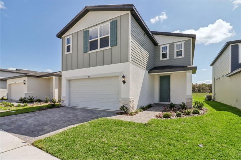 Casa en venta en Lady Lake, Florida, 4 dormitorios, 221.76 m2 № 2120032 - foto 2