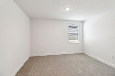Casa en venta en Lady Lake, Florida, 4 dormitorios, 221.76 m2 № 2120032 - foto 16