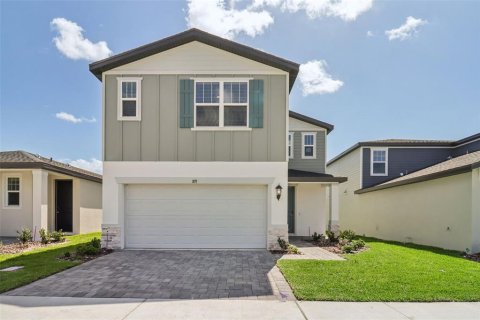 Casa en Lady Lake, Florida 4 dormitorios, 221.76 m2 № 2120032