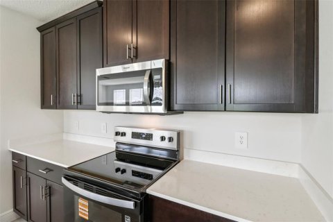 Casa en venta en Lady Lake, Florida, 4 dormitorios, 221.76 m2 № 2120032 - foto 14