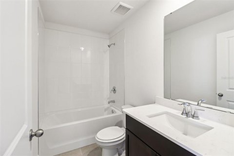 Casa en venta en Lady Lake, Florida, 4 dormitorios, 221.76 m2 № 2120032 - foto 24