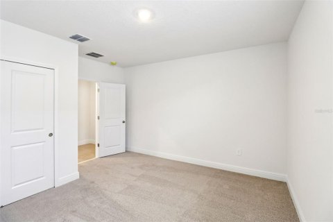 Casa en venta en Lady Lake, Florida, 4 dormitorios, 221.76 m2 № 2120032 - foto 17