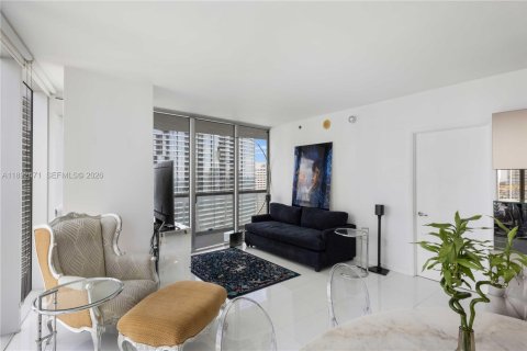 Condo in Miami, Florida, 2 bedrooms  № 2169805 - photo 10