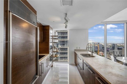 Condo in Miami, Florida, 2 bedrooms  № 2169805 - photo 4