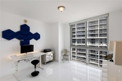 Condo in Miami, Florida, 2 bedrooms  № 2169805 - photo 17