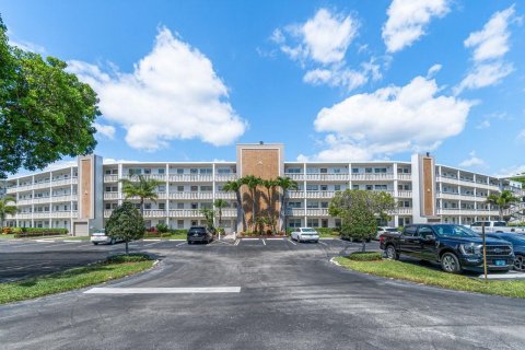 Condo in Boca Raton, Florida, 2 bedrooms  № 1228533 - photo 1