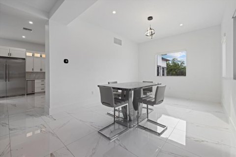 Casa en venta en Bradenton, Florida, 4 dormitorios, 571.44 m2 № 1734012 - foto 28