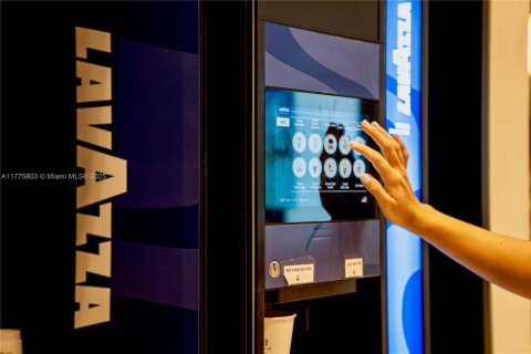 Condominio en venta en Miami, Florida, 1 dormitorio, 71.81 m2 № 1985592 - foto 16