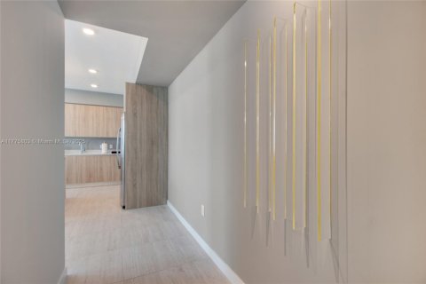 Condominio en venta en Miami, Florida, 1 dormitorio, 71.81 m2 № 1985592 - foto 8