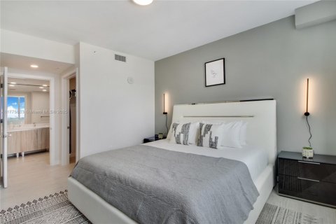 Condominio en venta en Miami, Florida, 1 dormitorio, 71.81 m2 № 1985592 - foto 3
