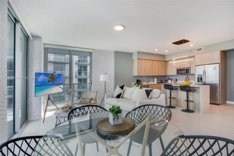 Condominio en venta en Miami, Florida, 1 dormitorio, 71.81 m2 № 1985592 - foto 1