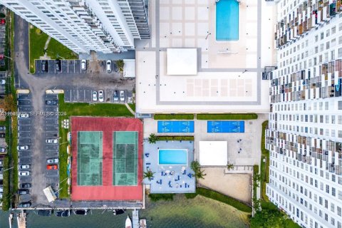 Condominio en alquiler en Aventura, Florida, 2 dormitorios, 116.87 m2 № 2085483 - foto 16