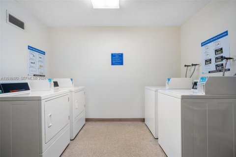 Condominio en alquiler en Aventura, Florida, 2 dormitorios, 116.87 m2 № 2085483 - foto 5