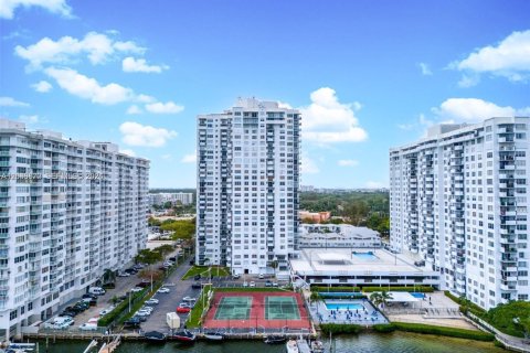Condominio en alquiler en Aventura, Florida, 2 dormitorios, 116.87 m2 № 2085483 - foto 24