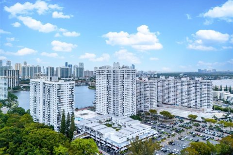 Condominio en alquiler en Aventura, Florida, 2 dormitorios, 116.87 m2 № 2085483 - foto 26