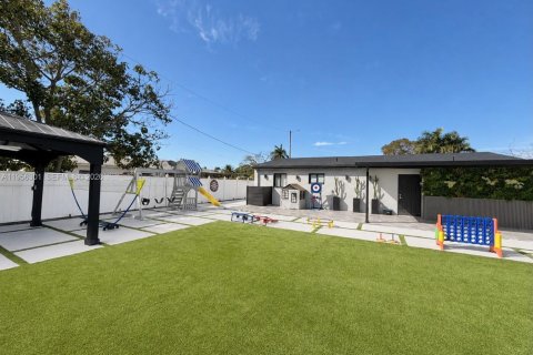 Villa ou maison à louer à Fort Lauderdale, Floride: 3 chambres, 96.25 m2 № 2328164 - photo 19