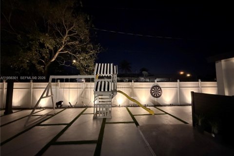 Villa ou maison à louer à Fort Lauderdale, Floride: 3 chambres, 96.25 m2 № 2328164 - photo 27