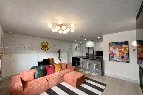 Villa ou maison à louer à Fort Lauderdale, Floride: 3 chambres, 96.25 m2 № 2328164 - photo 11