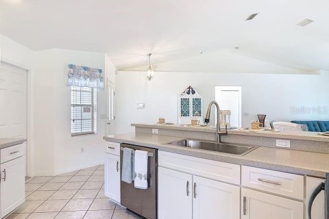 Купить виллу или дом в Палм-Кост, Флорида 11 комнат, 140.56м2, № 2229240 - фото 11