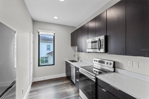 Appartement à louer à Orlando, Floride: 1 chambre, 83.61 m2 № 2259223 - photo 2