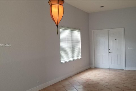 Casa en alquiler en Weston, Florida, 3 dormitorios, 155.33 m2 № 2026416 - foto 3