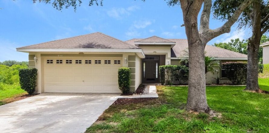 Villa ou maison à Clermont, Floride 4 chambres, 166.11 m2 № 1870236