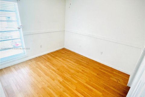 Copropriété à louer à Miami, Floride: 2 chambres, 73.67 m2 № 1890376 - photo 7