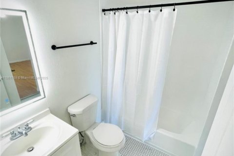 Copropriété à louer à Miami, Floride: 2 chambres, 73.67 m2 № 1890376 - photo 12