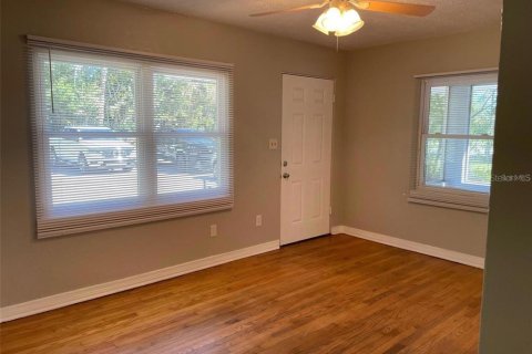 House in Orange City, Florida 2 bedrooms, 59.83 sq.m. № 2149874 - photo 4