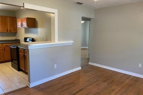 House in Orange City, Florida 2 bedrooms, 59.83 sq.m. № 2149874 - photo 5