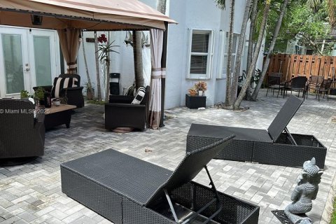 Villa ou maison à vendre à Miami, Floride: 4 chambres, 203.18 m2 № 1821723 - photo 26